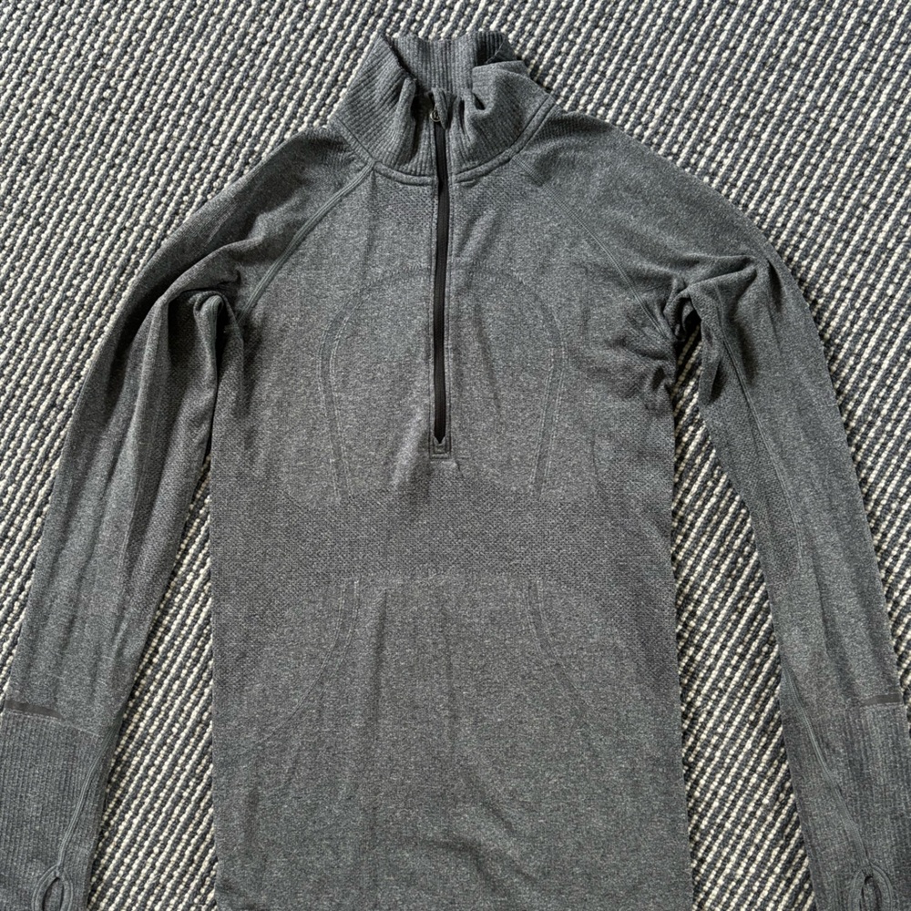 Lululemon - long sleeve quarter zip